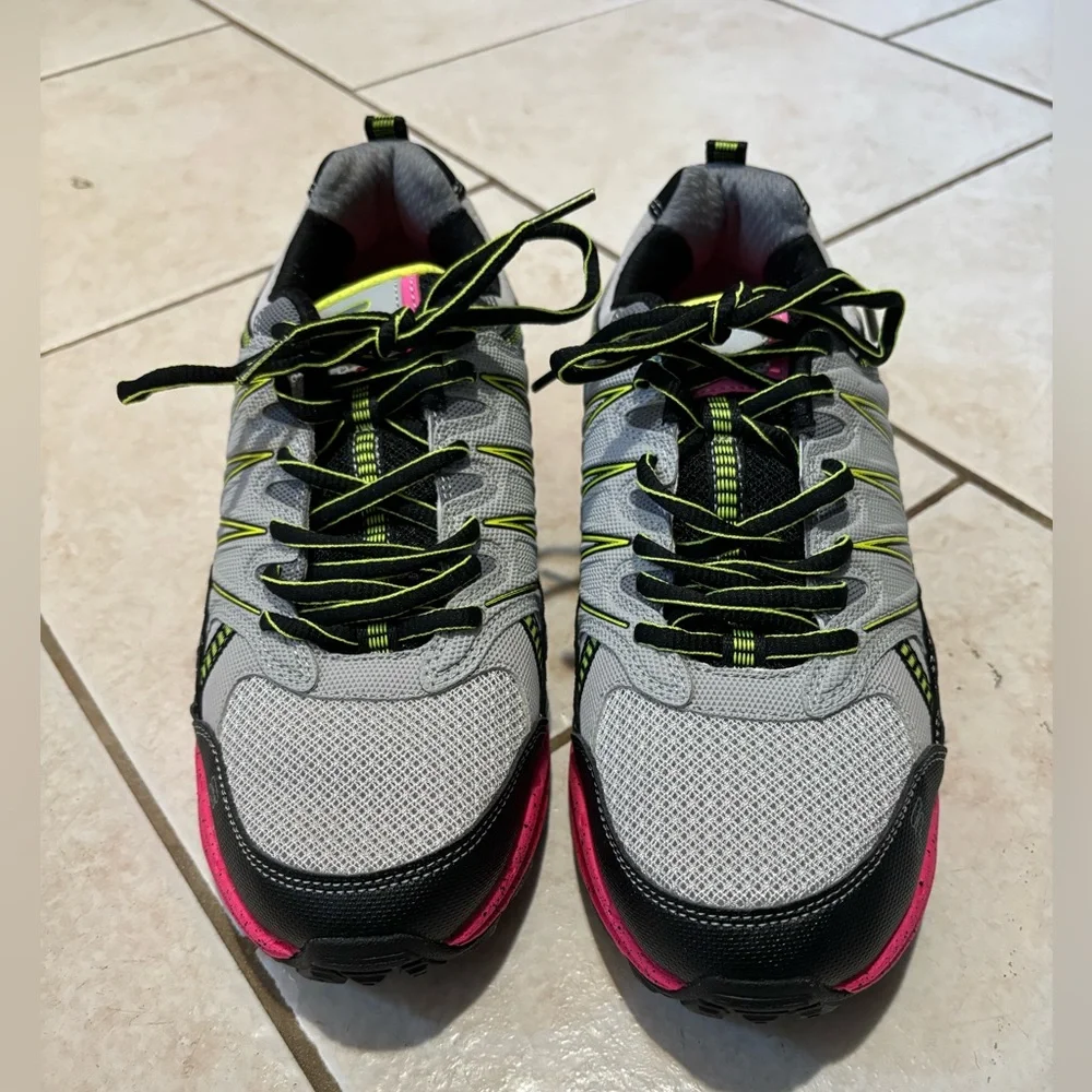 FILA Women's Evergrand Trail Walking Shoes‎ Gray Black Pink Size 9.5